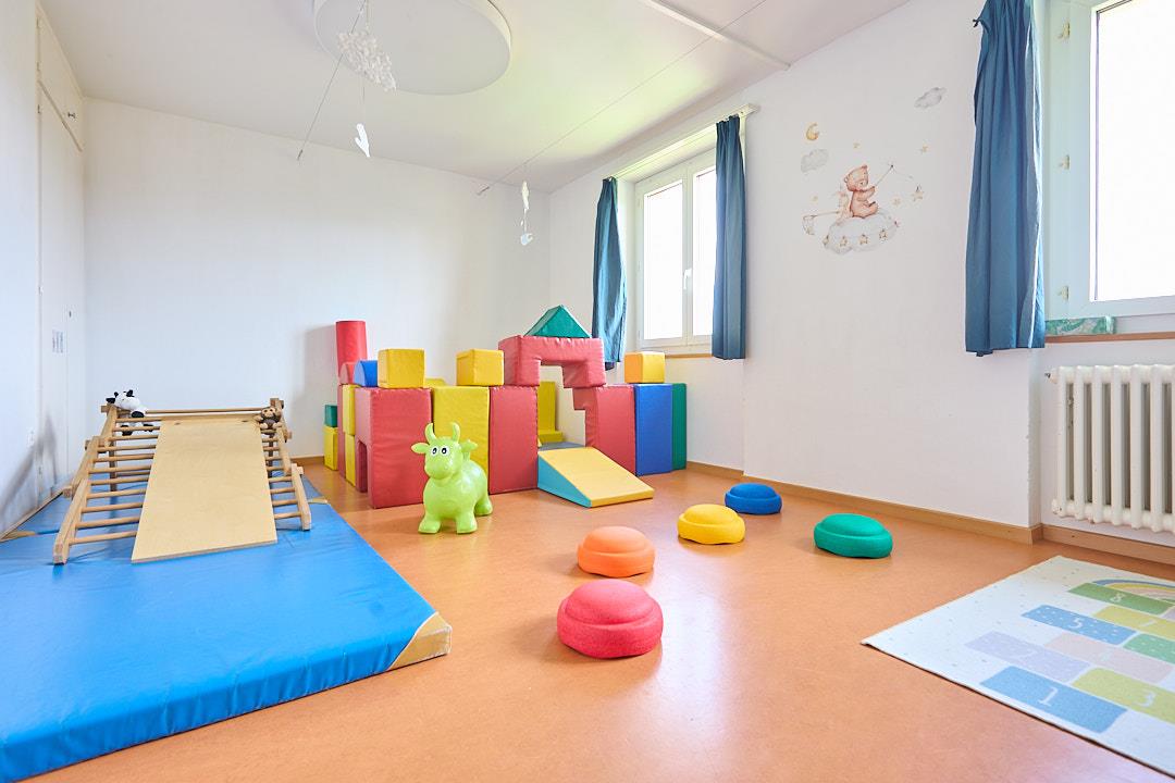 Bild 8: Fiorino Engelburg, Kinderbetreuung direkt beim Schulhaus Engelburg SG