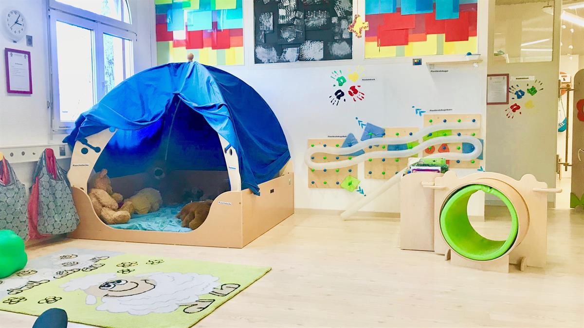 Bild 2: Lehrfortsetzung FaBe Kind im 1. Lehrjahr, Neuenhof AG